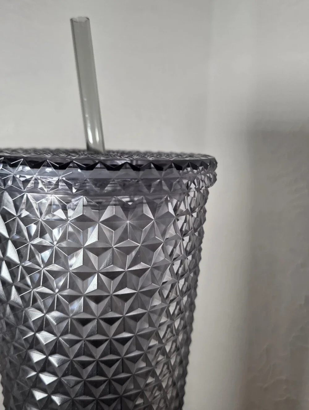 Mainstays 26oz Diamond Scale Textured Plastic Tumbler with Straw, Gray - Grey